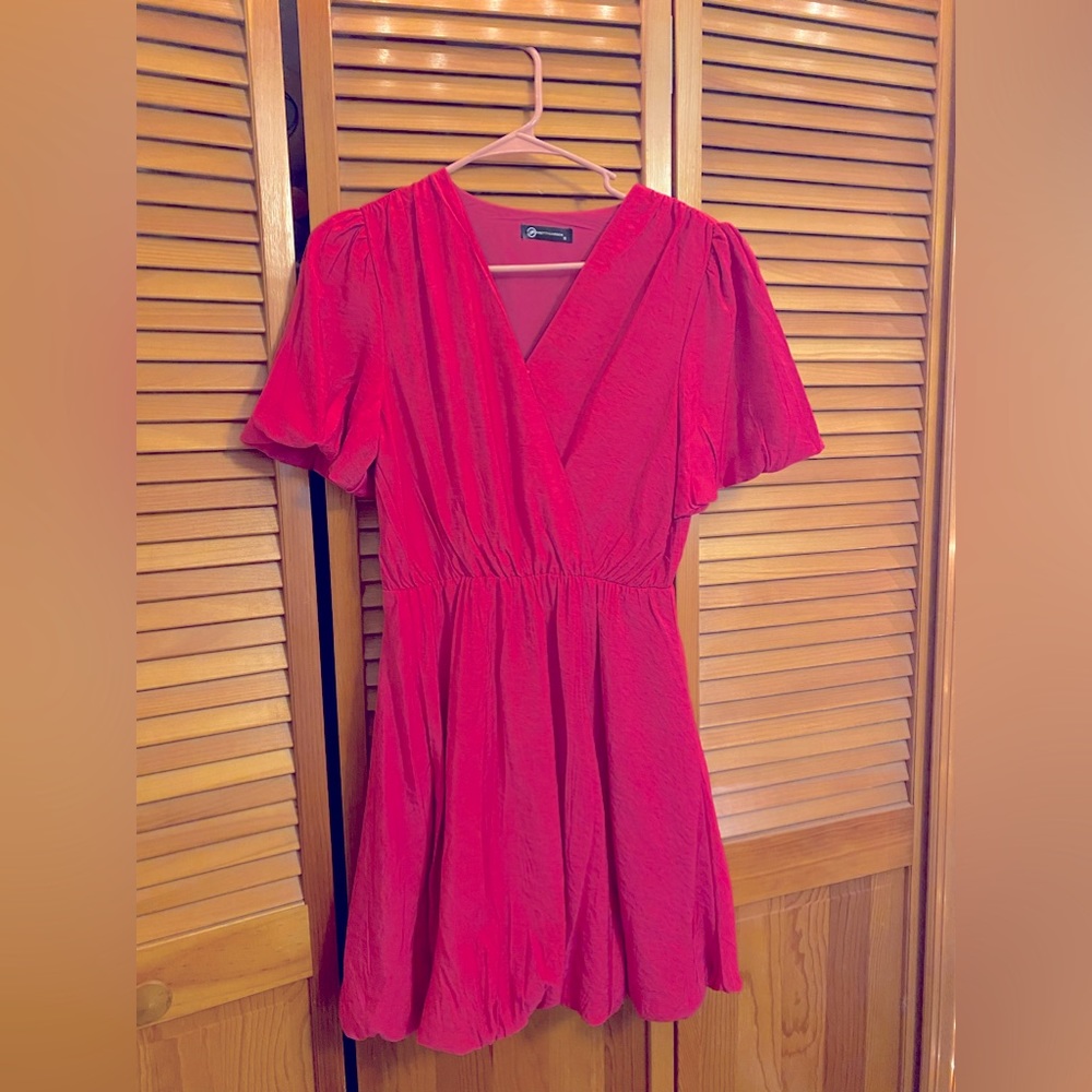 Pink Low V neck dress with short sleeves and only worn 1 Time size Small